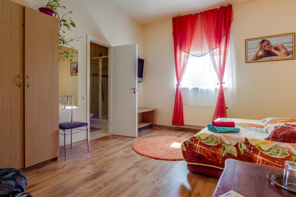 Hapi Hotel Jurmala Ngoại thất bức ảnh